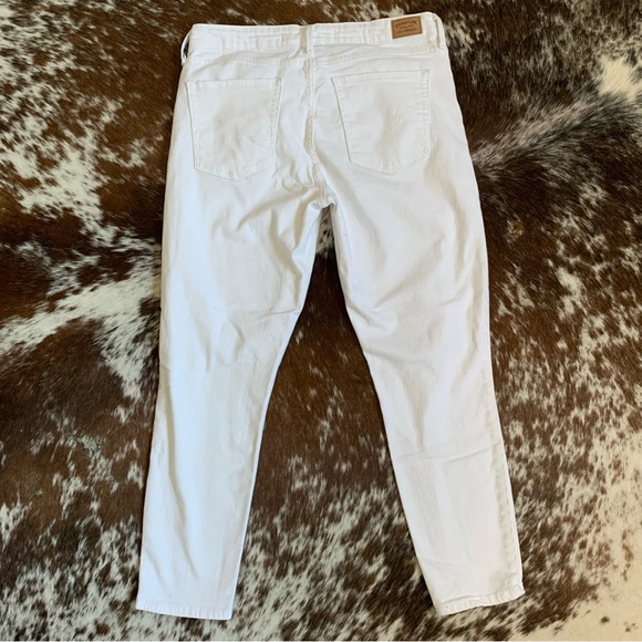 • [Levi’s] Mid Rise Skinny Crop • - Picture 2 of 10